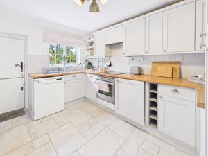 Kitchen- click for photo gallery